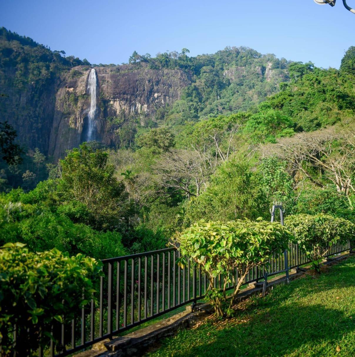 Diyaluma Falls Inn Koslanda 外观 照片